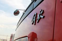 青岛解放 新大威重卡 336马力 6X4 牵引车(CA4257P2K2T1EA80)