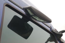 TGA&nbsp;牵引车外观                                                图片