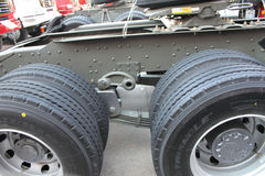 中国重汽 HOWO重卡 336马力 6X2 牵引车(ZZ4257N323CZ)