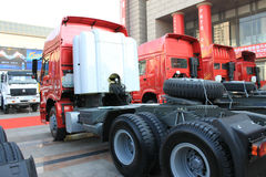 中国重汽 HOWO重卡 340马力 6X4 CNG牵引车(ZZ4257N3847C1L)