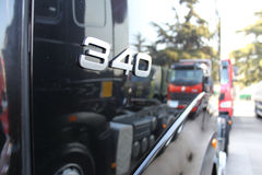 中国重汽 HOWO A7系重卡 340马力 6X2 牵引车(ZZ4257N25C7P1B) 中国重汽 HOWO A7系重卡 340马力 6X2 牵引车(ZZ4257N25C7P1B)