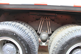 HOWO A7&nbsp;自卸车底盘                                                图片