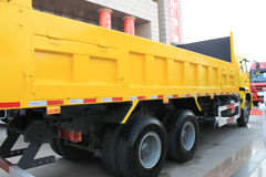 中国重汽 金王子重卡 300马力 6X4 7.3米自卸车(ZZ3251M5241C)