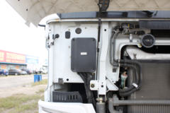 中国重汽 HOWO重卡 380马力 8X4 5.5方混凝土搅拌车底盘(ZZ1317N3667E1)