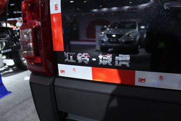 ���� �� 2017�� ���ܰ� 2.0L���� 205���� ���� ˫��Ƥ��ͼƬ