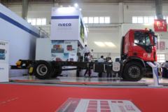 依维柯 Eurocargo 279马力 4X2 18吨消防车底盘(ML180E28)