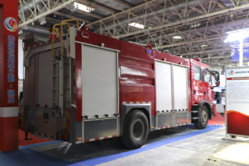 重汽豪沃(HOWO)底盘&nbsp;消防车外观图片