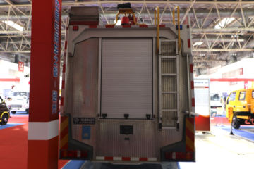 重汽豪沃(HOWO)底盘&nbsp;消防车外观图片