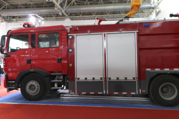 重汽豪沃(HOWO)底盘&nbsp;消防车外观图片