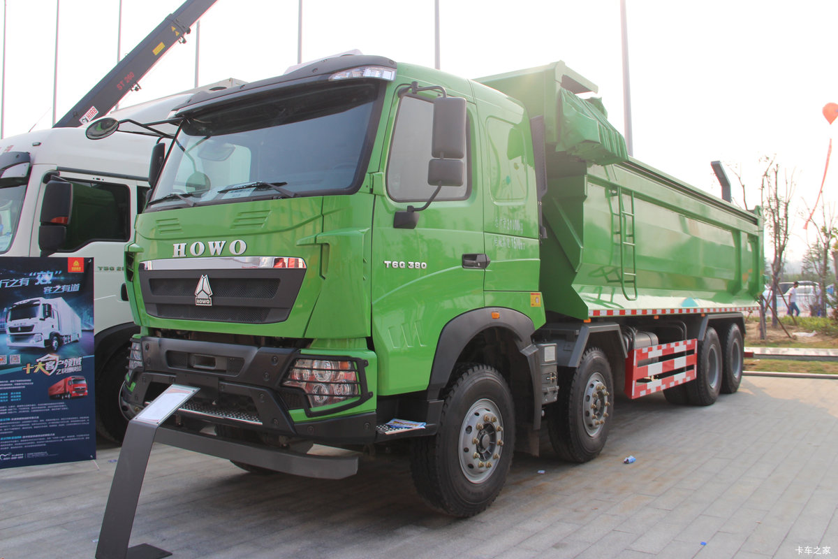 中国重汽 HOWO T6G重卡 380马力 8X4 自卸车(渣土车)