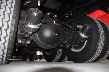 һ����� J6M�ؿ� 320���� 8X4 6.8����ж��(CA3310P63K1L1T4E5)ͼƬ