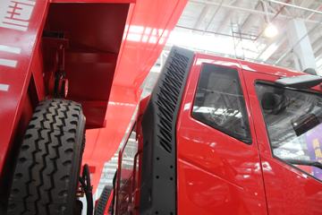 һ����� J6M�ؿ� 320���� 8X4 6.8����ж��(CA3310P63K1L1T4E5)ͼƬ