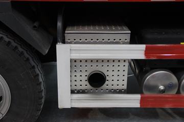 ���� ŷ��ETX 6ϵ�ؿ� ������ 300���� 8X4 6����ж��(BJ3313DNPKC-AP)ͼƬ