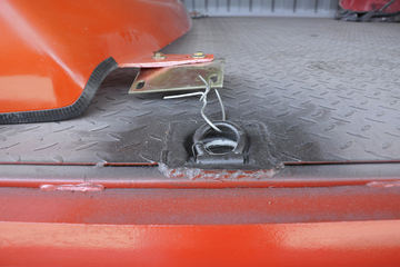 �������ó� ���� 210���� 4X2 9.6����������ʽ�ػ���(EQ5180XYKGD5D)ͼƬ