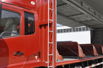 �������ó� ���� 210���� 4X2 9.6����������ʽ�ػ���(EQ5180XYKGD5D)ͼƬ