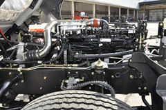 东风商用车 嘉运 210马力 4X2 载货车底盘(EQ1180GD5DJ) 东风商用车 嘉运 210马力 4X2 载货车底盘(EQ1180GD5DJ)