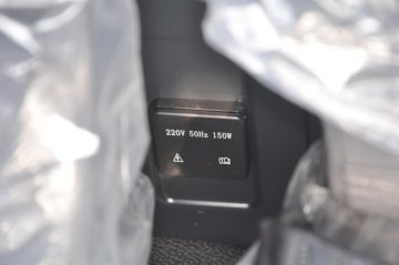 �����ؿ� ����X3000 �ƽ�� 430���� 6X4 LNGǣ����ͼƬ