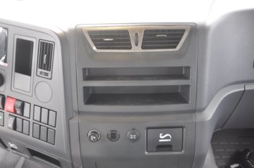 �����ؿ� ����X3000 �ƽ�� 430���� 6X4 LNGǣ����ͼƬ