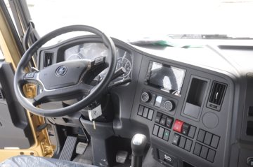 �����ؿ� ����X3000 �ƽ�� 430���� 6X4 LNGǣ����ͼƬ