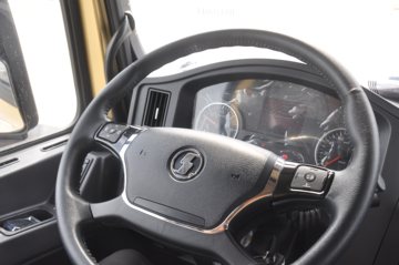 �����ؿ� ����X3000 �ƽ�� 430���� 6X4 LNGǣ����ͼƬ