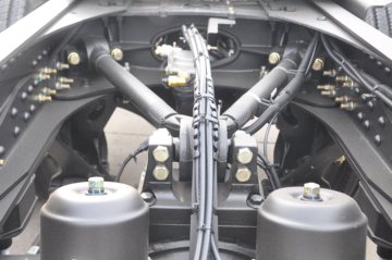 �����ؿ� ����X3000 �ƽ�� 430���� 6X4 LNGǣ����ͼƬ