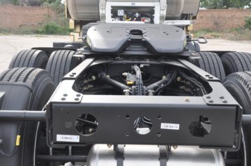 �����ؿ� ����X3000 �ƽ�� 430���� 6X4 LNGǣ����ͼƬ