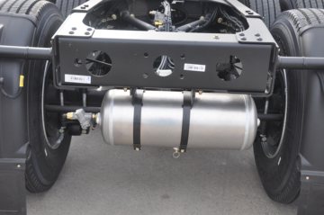 �����ؿ� ����X3000 �ƽ�� 430���� 6X4 LNGǣ����ͼƬ