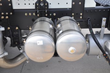 �����ؿ� ����X3000 �ƽ�� 430���� 6X4 LNGǣ����ͼƬ