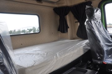 �����ؿ� ����X3000 �ƽ�� 430���� 6X4 LNGǣ����ͼƬ