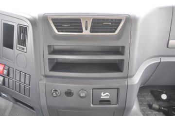 �����ؿ� ����X3000 �ƽ�� 430���� 6X4 LNGǣ����ͼƬ