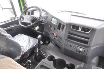 �����ؿ� ����X3000 �ƽ�� 430���� 6X4 LNGǣ����ͼƬ