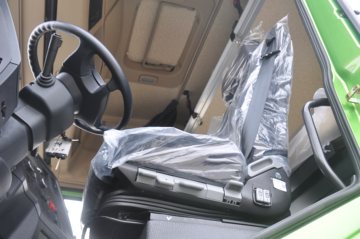 �����ؿ� ����X3000 �ƽ�� 430���� 6X4 LNGǣ����ͼƬ