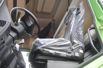 �����ؿ� ����X3000 �ƽ�� 430���� 6X4 LNGǣ����ͼƬ