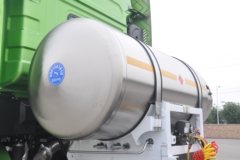 陕汽重卡 德龙X3000 黄金版 430马力 6X4 LNG牵引车(SX42584X384TL)