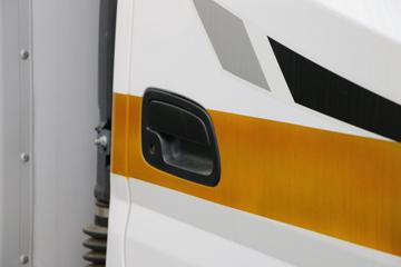 ���� ŷ����3ϵ 143���� 4X2 4.2����ʽ��ƿ���䳵(BJ5049XRQ-A3)ͼƬ