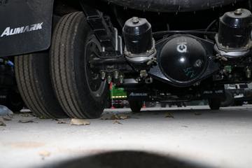 ���� ŷ����3ϵ 143���� 4X2 4.2����ʽ��ƿ���䳵(BJ5049XRQ-A3)ͼƬ