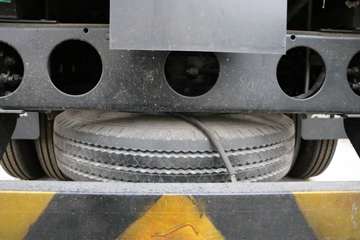 ���� ŷ����3ϵ 143���� 4X2 4.2����ʽ��ƿ���䳵(BJ5049XRQ-A3)ͼƬ