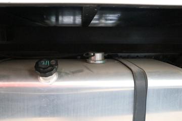 ���� ŷ����3ϵ 143���� 4X2 4.2����ʽ��ƿ���䳵(BJ5049XRQ-A3)ͼƬ