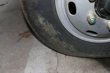 ���� ŷ����3ϵ 143���� 4X2 4.2����ʽ��ƿ���䳵(BJ5049XRQ-A3)ͼƬ