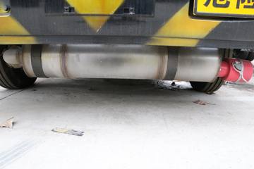 ���� ŷ����3ϵ 143���� 4X2 4.2����ʽ��ƿ���䳵(BJ5049XRQ-A3)ͼƬ