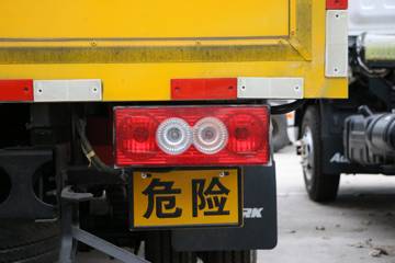 ���� ŷ����3ϵ 143���� 4X2 4.2����ʽ��ƿ���䳵(BJ5049XRQ-A3)ͼƬ