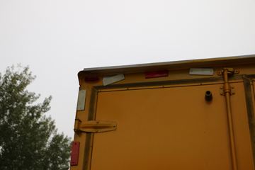 ���� ŷ����3ϵ 143���� 4X2 4.2����ʽ��ƿ���䳵(BJ5049XRQ-A3)ͼƬ