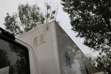 ���� ŷ����3ϵ 143���� 4X2 4.2����ʽ��ƿ���䳵(BJ5049XRQ-A3)ͼƬ