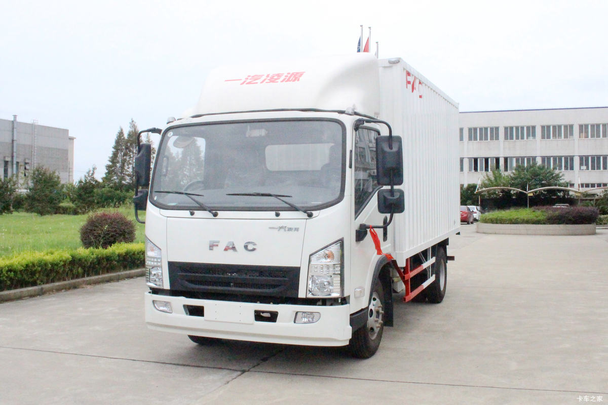 一汽凌河 117马力 4.12米单排厢式轻卡