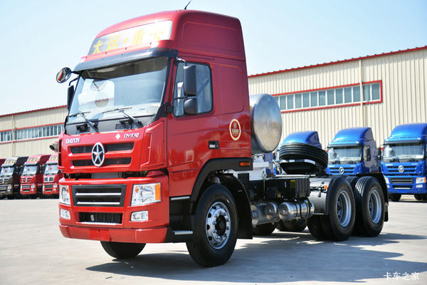 大运 新N8E重卡 336马力 6X4 LNG牵引车(CGC4253N52CA)