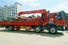 新乘龙M3&nbsp;随车吊外观图片