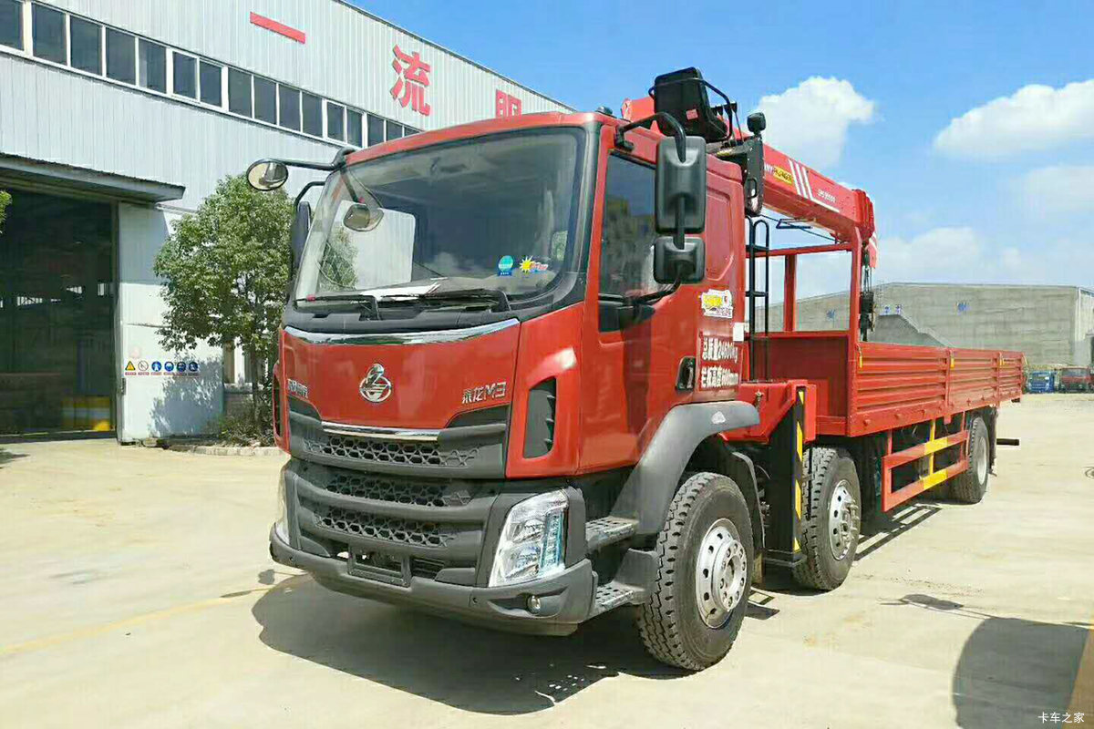 东风柳汽 新乘龙M3 220马力 6X2 8.2米随车吊