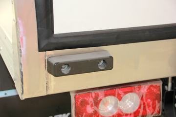 ���� ŷ����S3ϵ 143���� 4X2 ��س�ͼƬ