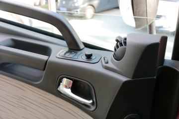 ���Ͽ��� U400�ؿ� 400���� 6X4 LNGǣ����(SQR4252N6ZT4)ͼƬ