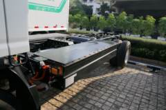 凯马 凯捷 4.5T 4.24米单排纯电动厢式轻卡底盘(KMC5042XXYEVA33D)